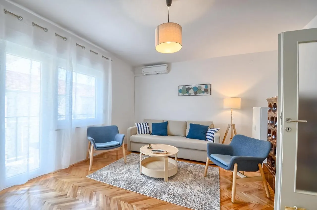 Διαμέρισμα Apartman Ivan Πούλα